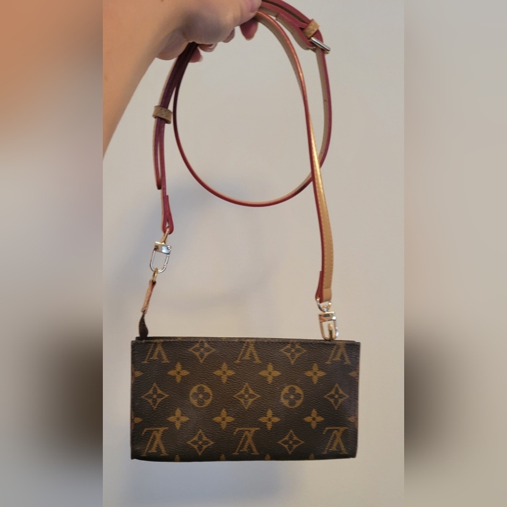 Authentic Louis Vuitton Monogram Pouch - Picture 2 of 13